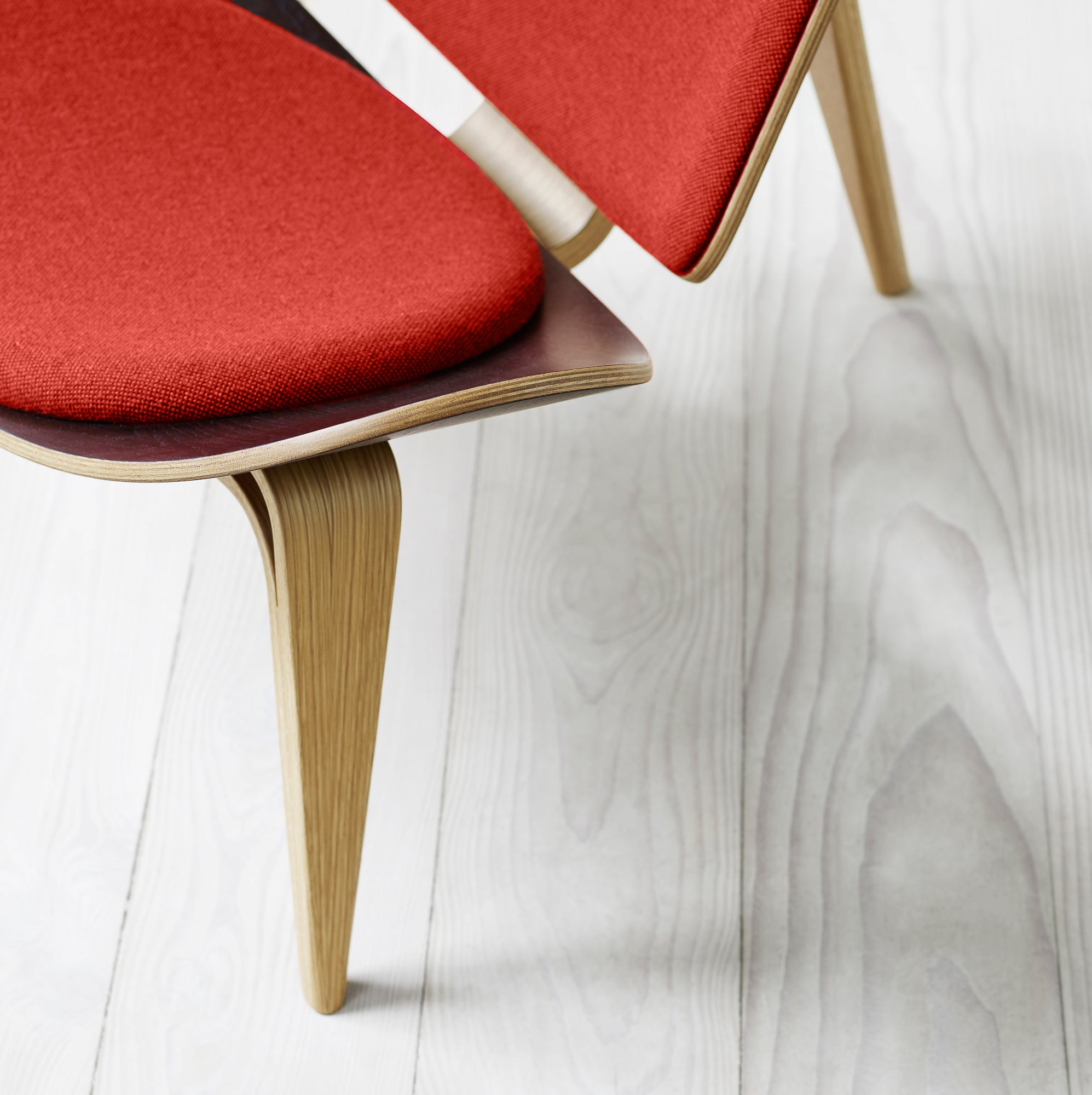 CH07 Shell Lounge Chair