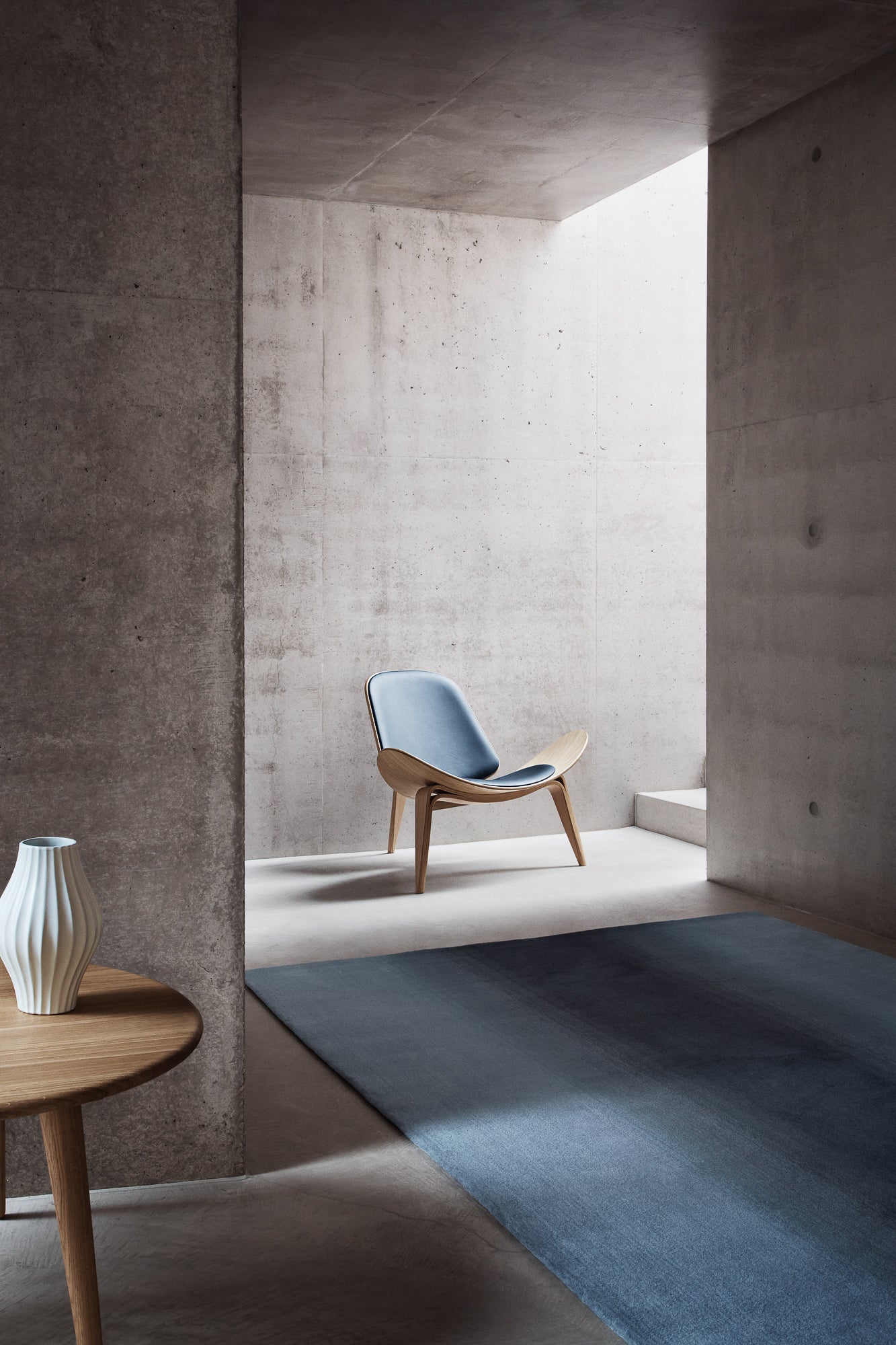 CH07 Shell Lounge Chair